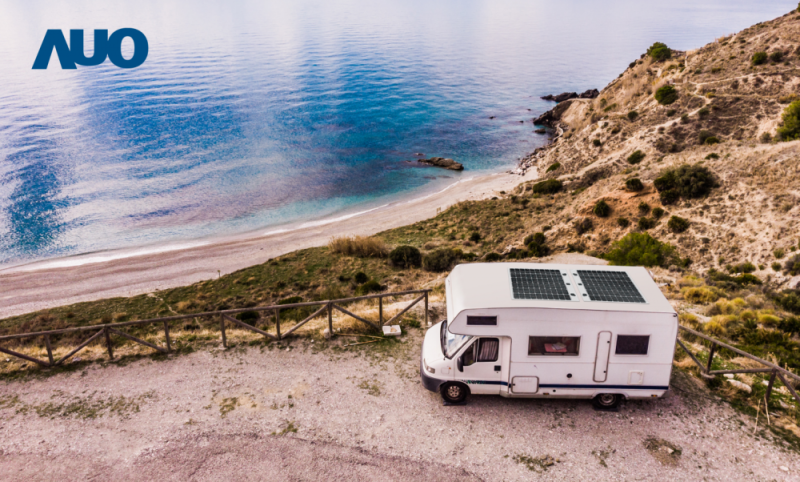 「可撓輕量化太陽光電板SunCurva」使用輕量特殊耐候型複合板取代傳統太陽能板的玻璃前板，不僅降低70%重量，每米平方僅3Kg；具有抗衝擊性能及通過電磁相容性測試，可應用於交通運輸工具，如露營車、遊艇等